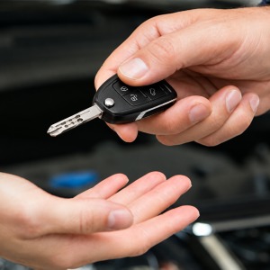 Car key replacement and programming service